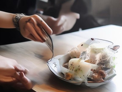 新合作商贸院内理发店，服务创新，品牌魅力