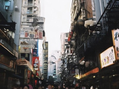 商贸城四区，新闻事件新探索—一场商业与科技的深度碰撞