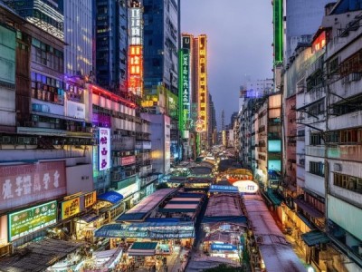 东信商贸圈，商业版图的辉煌与转型期的挑战